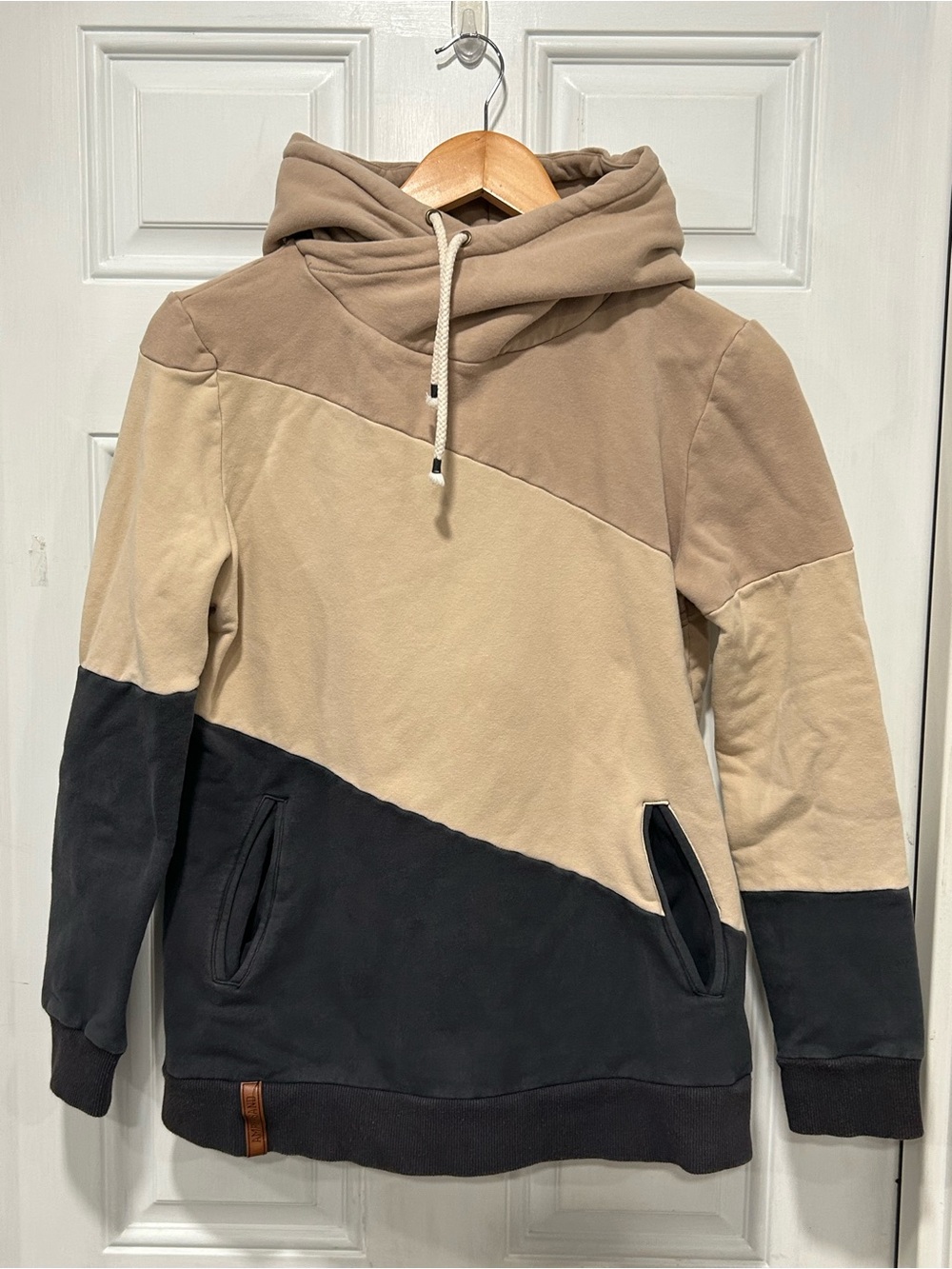 Ampersand Avenue Singlehood Sweatshirt Desert Colorblock Hoodie Size M EUC
